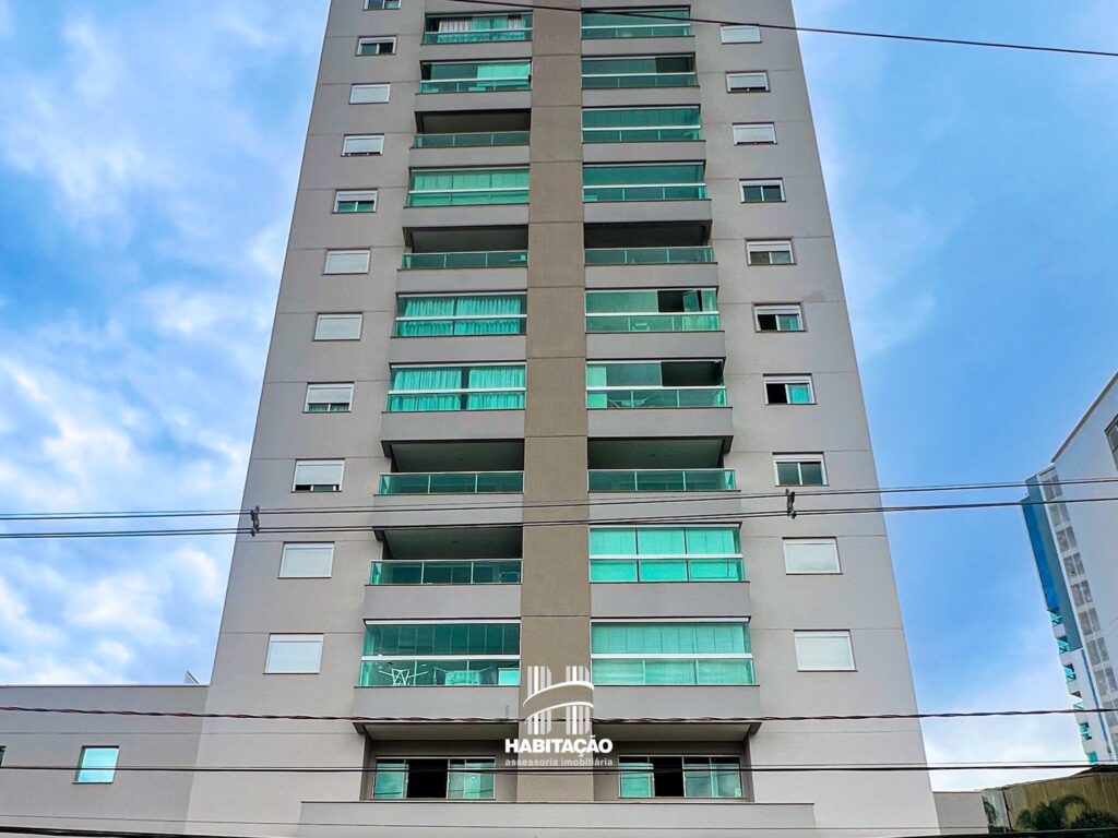 Apartamento semimobiliado 03 dorm